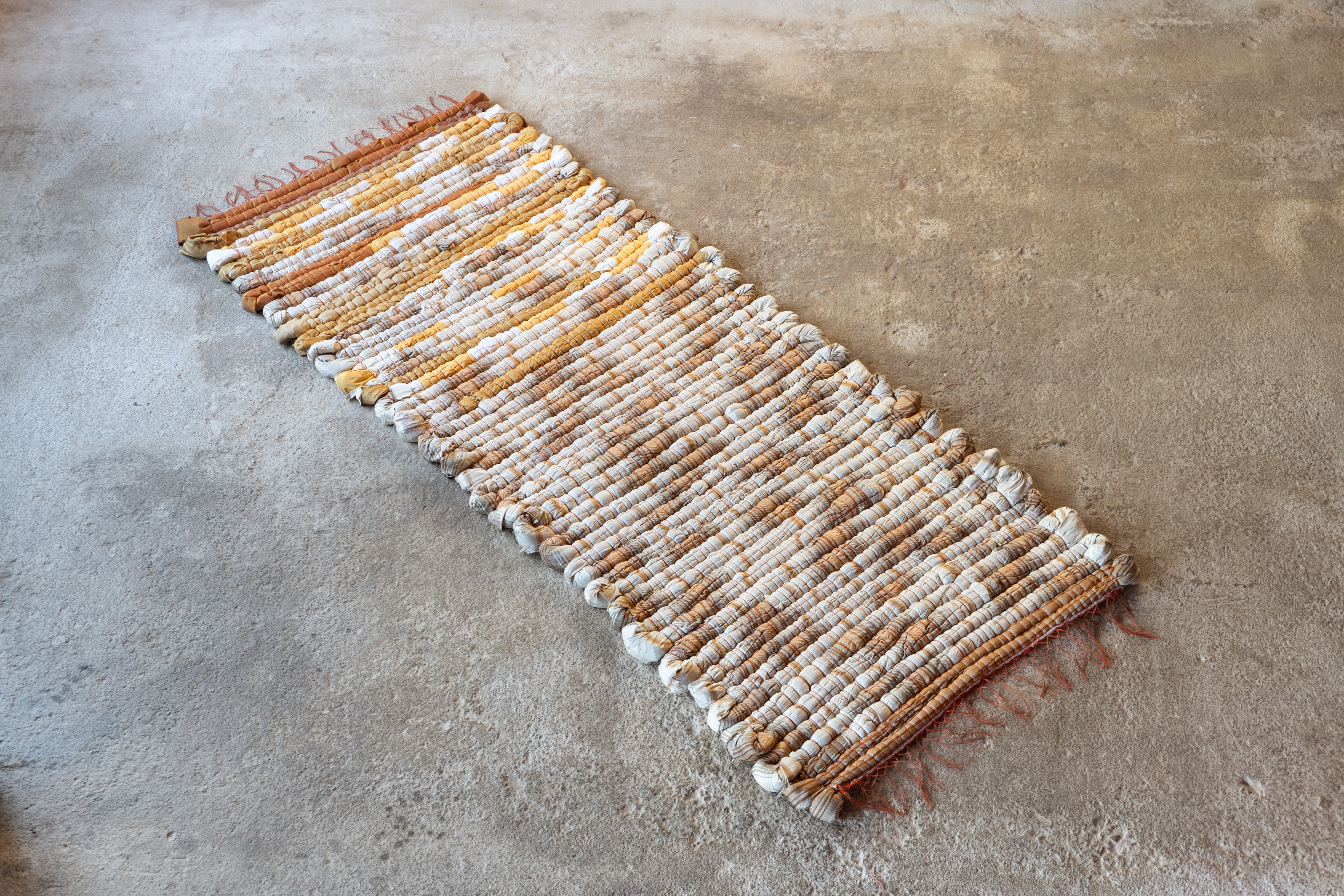 Futon ocre et or, vue dessus